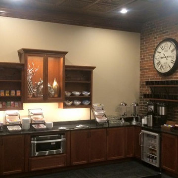 Woodharbor Hotel Breakfast Ballroom