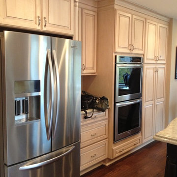 Shuler Cabinetry - Princeton Door Maple Champaign w/burnt sienna glaze