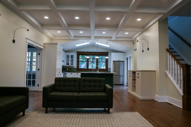Arts and crafts home design photo in Other