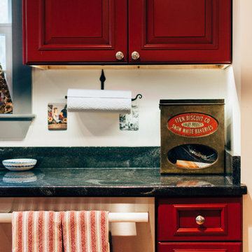 My Houzz: Traditional Christmas Charm in an Updated 1840s Home