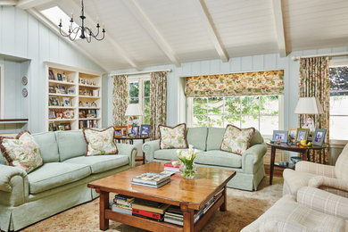 Example of a living room design in Los Angeles