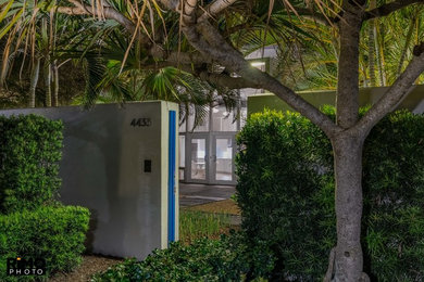 Example of a 1960s entryway design in Tampa