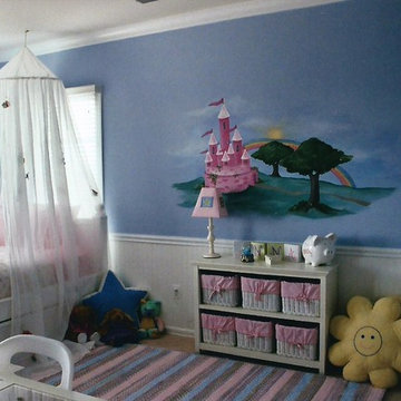 Girls Bedroom with Handpainted Mural