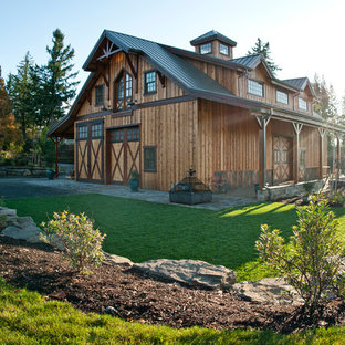 75 Beautiful Farmhouse Brown Exterior Home Pictures & Ideas | Houzz