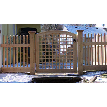 Cedar Gate with Lattice