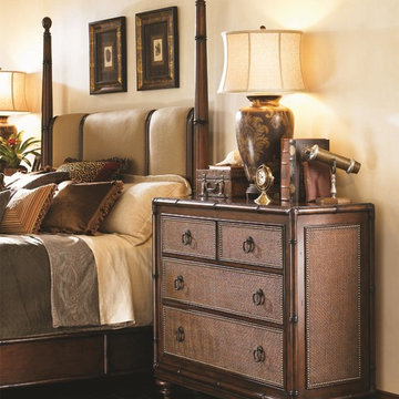 Landara Serafina Bachelor's Chest