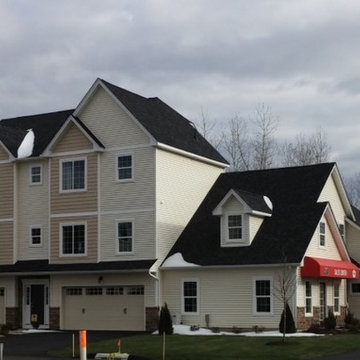 Exteriors- South Windsor Woods Townhouse