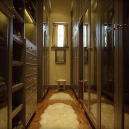 Guest Dressing Hall at East Wing - Closet Organizers