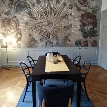 Pose d'un papier peint panoramique dans une salle à manger