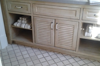 Example of a transitional bathroom design in Orange County