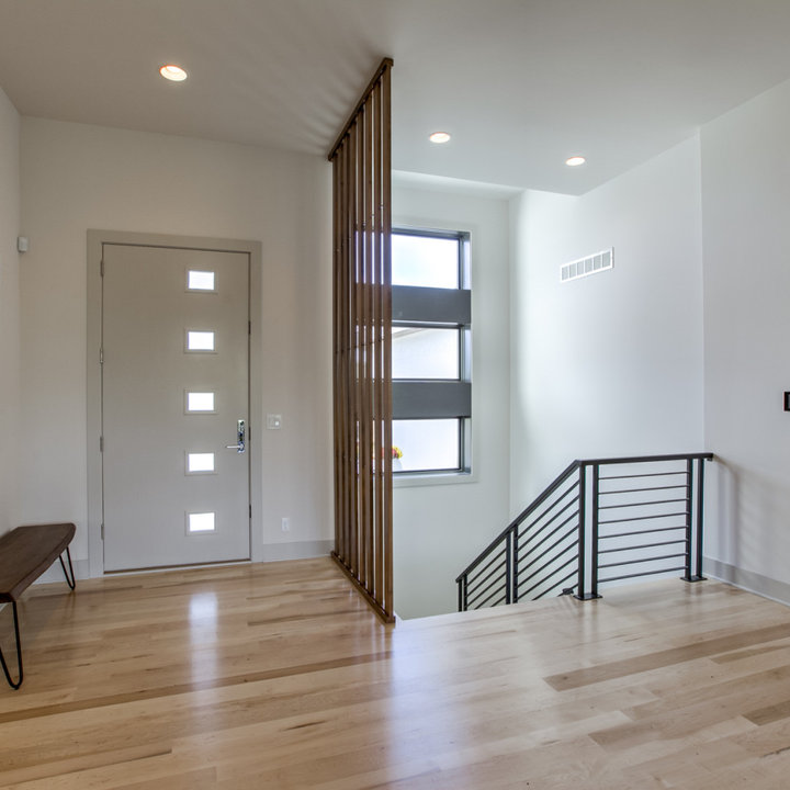 75 Mid-Century Modern Staircase Ideas You'll Love - November, 2025 | Houzz - Midcentury Modern Staircase Renovation Ideas