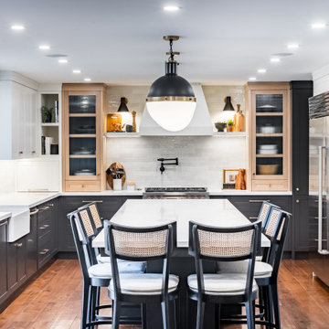 Fabulous & Functional Main Floor w/Mud Room