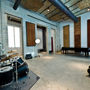 .KML Recording Studio.