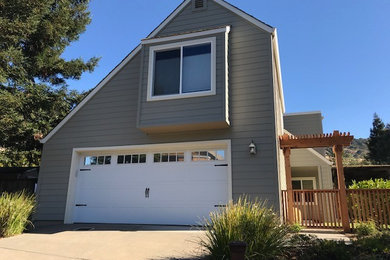 Inspiration for a contemporary exterior home remodel in Sacramento