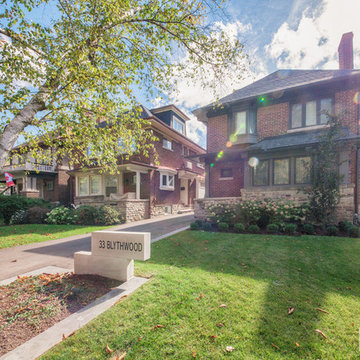 Beautiful Tall Wooden Fence Backyard - Greater Toronto Area
