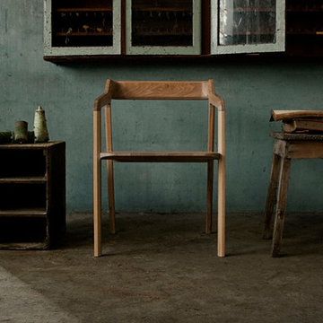 Chaise Kundera