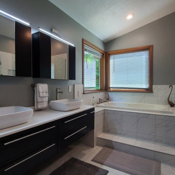 Noble Court Bathroom