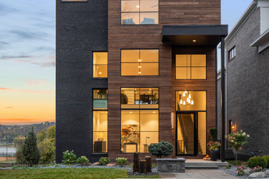 Example of a minimalist home design design in Cincinnati