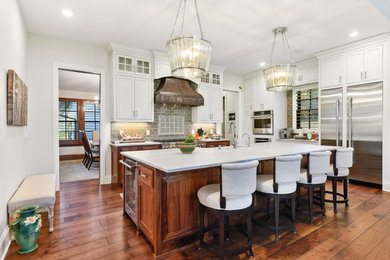 Example of a kitchen design in Minneapolis