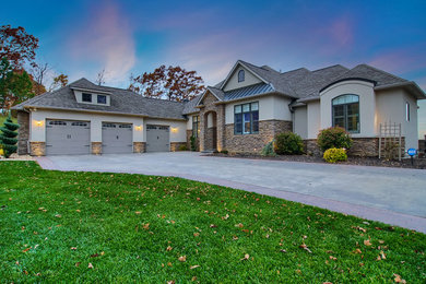 Example of a minimalist exterior home design in St Louis