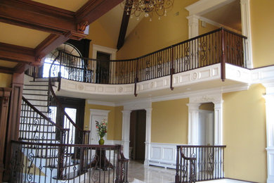Example of a classic entryway design in New York