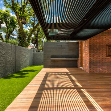 Modern Deck