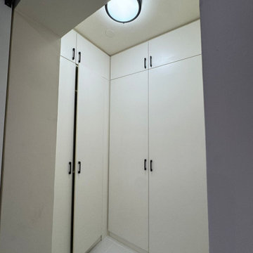 L-Shaped Walk-In Corner Closet Custom Wardrobe