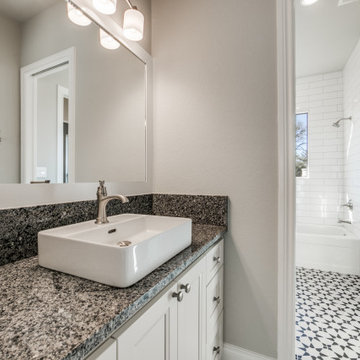 Transitional: 3,069 ft²/4 bd/3.5 bth/1ST