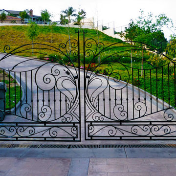 Metal driveway gates