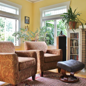 Small Craftsman with a Big Artistic Bang