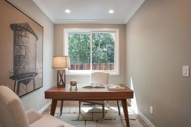Example of a home office design in San Francisco