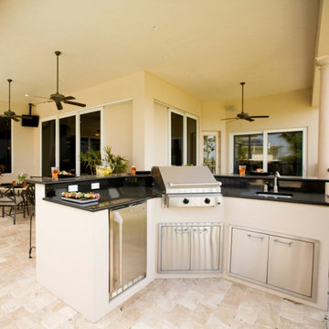 Embrace the Outdoors: The Beauty of an Outdoor Kitchen.