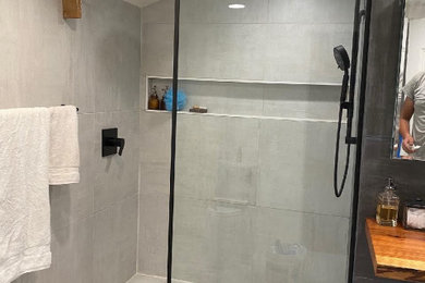 Example of a trendy bathroom design in San Francisco