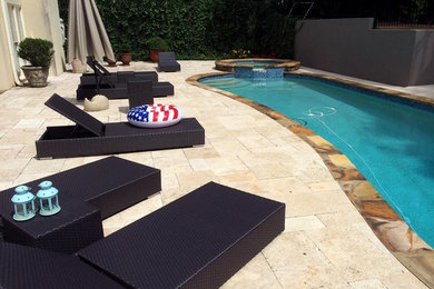 Inspiration for a mid-sized timeless patio remodel in Atlanta