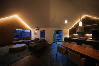 Photo of a contemporary living room in Kobe.