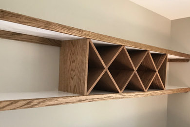 Home bar - traditional home bar idea in Grand Rapids
