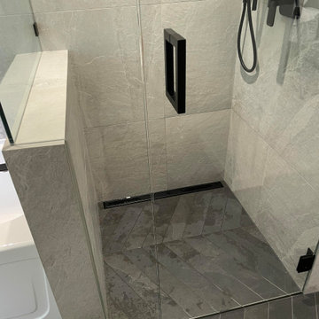 Klahanie En suite Bathroom