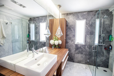 Example of a bathroom design in Los Angeles