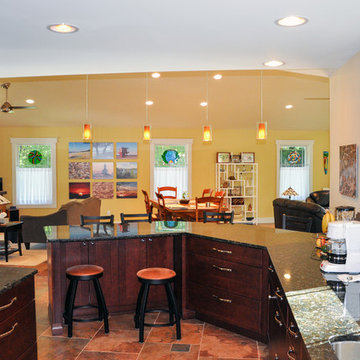 Angled End Walls Capitalize on Great Wooded Views