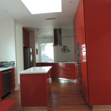 Wilcrest Area Contemporary Kitchen