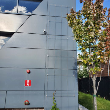 Stainless Steel Cable Trellis Installation on Modern Facade in Quebec, Canada