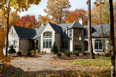 Traditional exterior home idea in Cleveland