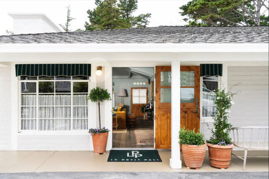 This is an example of a beach style entrance in Los Angeles.