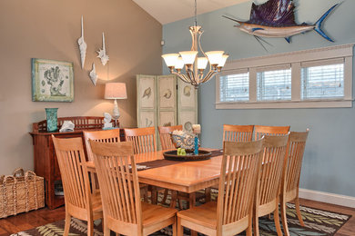 Example of a dining room design in Other