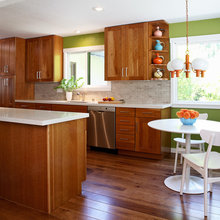 Lake kitchen