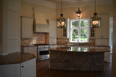 Elegant kitchen photo in Kansas City