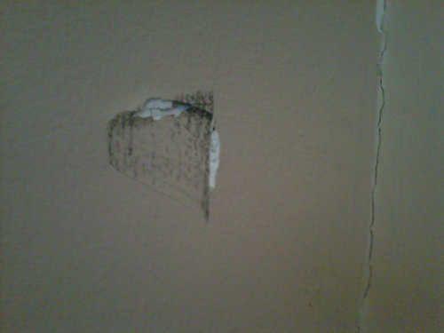 Black Wall Scuffs - How To Scuff Marks Off Walls