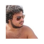 Omar Sabaaさんの写真