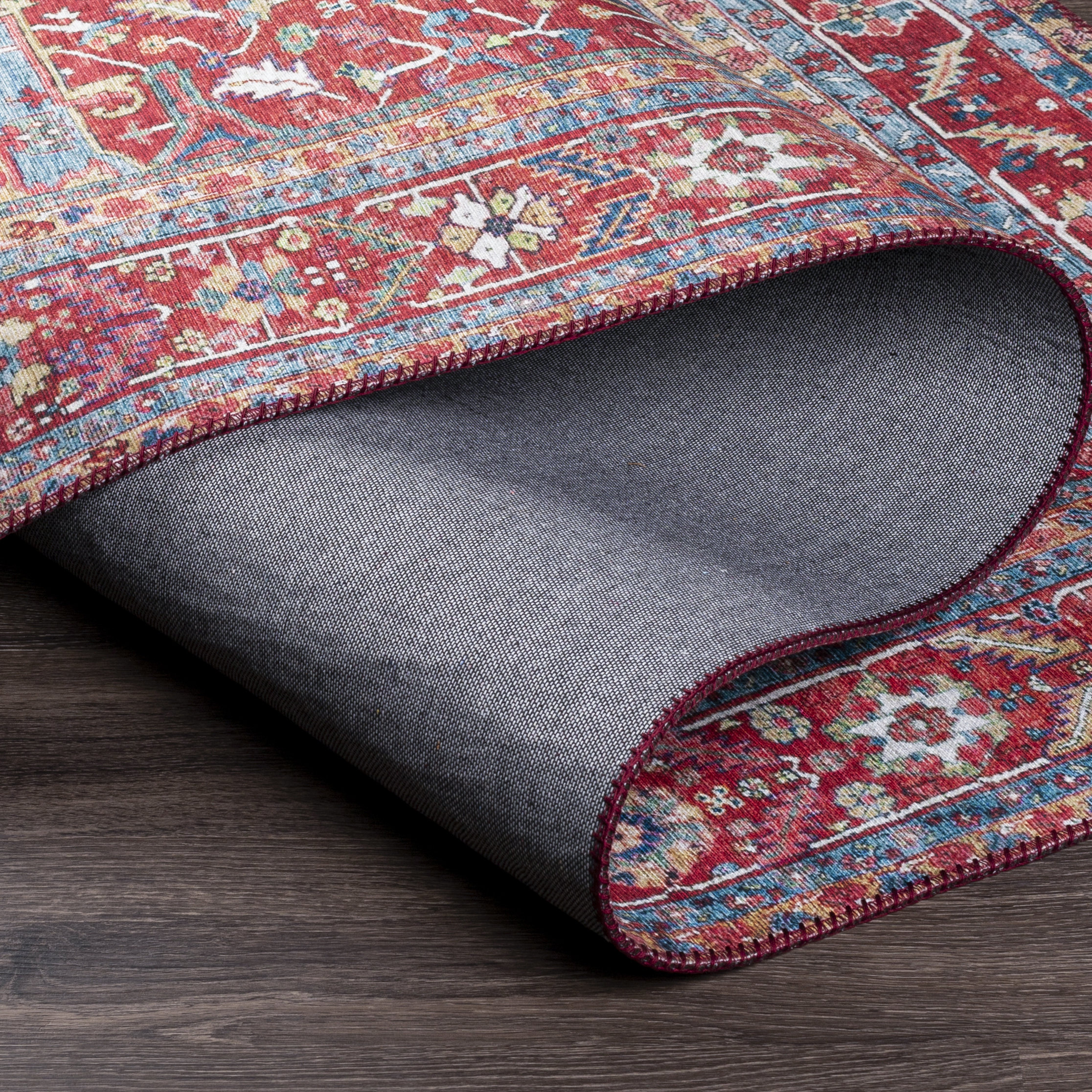 Iris Traditional Area Rug, 2'6