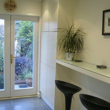 kitchen bar and door and handleless cabinets